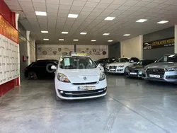 Blanco Usado 2013 Renault Grand Scénic III Dynamique Monovolumen | 7790 € (Precio justo)