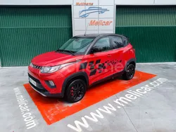 Rojo Usado 2018 Mahindra KUV100 Utilitario | 8990 €
