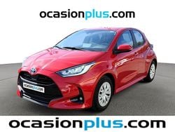 Rojo Usado 2022 Toyota Yaris Hybrid Style Utilitario | 16.628 € (Buen precio)