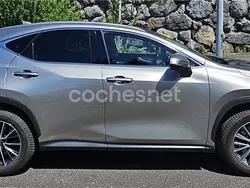 Gris / plata Usado 2022 Lexus NX350h Executive Line SUV | 42.000 €