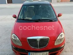 Rojo Usado 2004 Lancia Ypsilon Utilitario | 1500 €