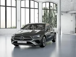 Gris / plata Usado 2025 Mercedes CLA250e Berlina | 41.899 € (Precio justo)