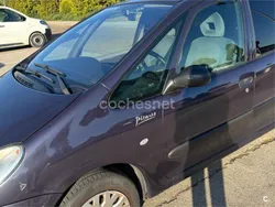 Violeta / lila Usado 2007 Citroën Xsara Picasso Monovolumen | 2800 € (Buen precio)