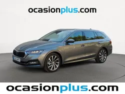 Gris Usado 2023 Skoda Octavia Selection Familiar | 24.455 € (Precio justo)