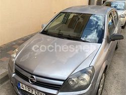 Gris / plata Usado 2004 Opel Astra Enjoy Berlina | 2000 € (Super precio)