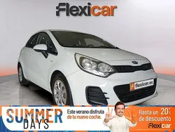 Blanco Usado 2016 Kia Rio Berlina | 8990 € (Precio justo)