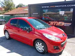Rojo Usado 2014 Peugeot 207 Berlina | 6900 € (Precio justo)