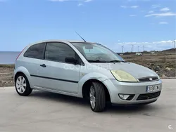 Gris / plata Usado 2004 Ford Fiesta Trend Utilitario | 1899 € (Buen precio)