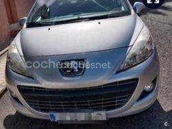 Gris / plata Usado 2011 Peugeot 207 Access Berlina | 3800 € (Un poco caro)
