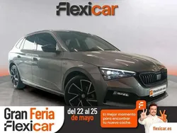 Amarillo Usado 2022 Skoda Scala Monte Carlo Utilitario | 17.990 €