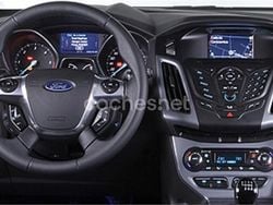 Negro Usado 2011 Ford Focus Trend Berlina | 4990 € (Buen precio)