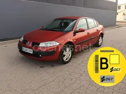 Granate Usado 2004 Renault Mégane II Dynamique Berlina | 2790 € (Precio justo)