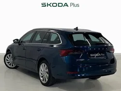Azul Usado 2024 Skoda Octavia Style Familiar | 33.550 € (Un poco caro)