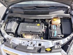 Gris / plata Usado 2006 Opel Zafira Enjoy Monovolumen | 2000 € (Super precio)