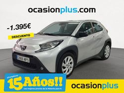 Gris Usado 2024 Toyota Aygo Play Utilitario | 14.600 € (Precio justo)