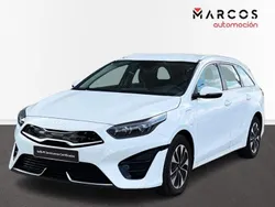 Blanco Usado 2024 Kia Ceed Familiar | 28.000 € (Caro)