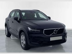 Negro (sólido) Usado 2021 Volvo XC40 Momentum SUV | 27.900 € (Un poco caro)
