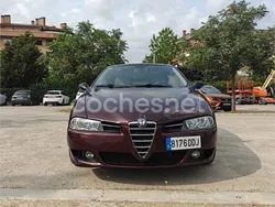 Granate Usado 2004 Alfa Romeo 156 Distinctive Berlina | 3200 €