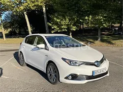 Blanco Usado 2017 Toyota Auris Hybrid Advance Berlina | 12.900 € (Precio justo)