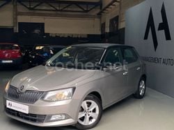Gris / plata Usado 2016 Skoda Fabia Ambition Utilitario | 8370 € (Precio justo)