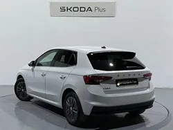 Blanco Usado 2024 Skoda Fabia Selection Berlina | 17.500 € (Precio justo)