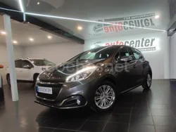 Gris / plata Usado 2018 Peugeot 208 Allure Utilitario | 12.880 € (Caro)