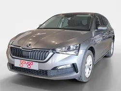 Gris / plata Usado 2024 Skoda Scala Ambition Utilitario | 18.500 € (Precio justo)