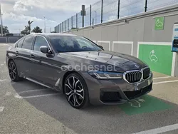 Gris / plata Usado 2022 BMW 530e Berlina | 48.899 €