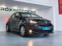 Negro Usado 2022 Toyota Yaris Hybrid Active Berlina | 20.790 € (Precio justo)
