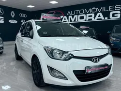 Blanco Usado 2014 Hyundai i20 Berlina | 8200 € (Precio justo)
