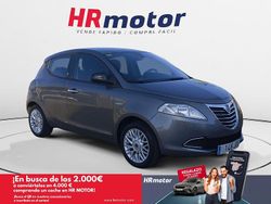 Gris / plata Usado 2015 Lancia Ypsilon Utilitario | 7390 € (Precio justo)