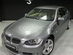 Gris / plata Usado 2007 BMW 325 Sport Line Coupe | 13.999 € (Un poco caro)