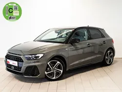 Gris Usado 2024 Audi A1 Sportback Black Edition Utilitario | 25.990 € (Precio justo)