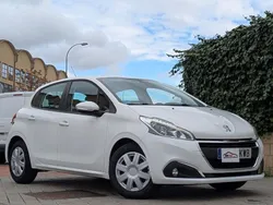 Blanco Usado 2019 Peugeot 208 Active Utilitario | 11.950 € (Precio justo)