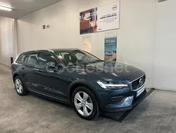 Azul Usado 2019 Volvo V60 CC Momentum Familiar | 27.999 € (Buen precio)