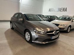 Gris / plata Usado 2017 Mercedes A180 Berlina | 13.990 € (Precio justo)