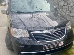 Negro Usado 2015 Lancia Voyager S Monovolumen | 13.250 € (Precio justo)