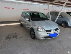 Gris / plata Usado 2005 Renault Clio II Berlina | 1700 € (Buen precio)