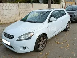 Blanco Usado 2009 Kia ProCeed Utilitario | 5100 € (Precio justo)