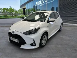 Blanco Usado 2021 Toyota Yaris Hybrid Active Berlina | 18.700 € (Buen precio)