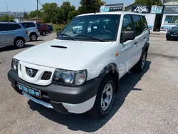 Blanco Usado 2005 Nissan Terrano Comfort SUV | 9995 € (Precio justo)