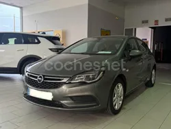 Gris / plata Usado 2018 Opel Astra Selective Berlina | 12.000 € (Un poco caro)