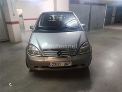 Gris / plata Usado 2001 Mercedes A170 Elegance Monovolumen | 2800 € (Un poco caro)