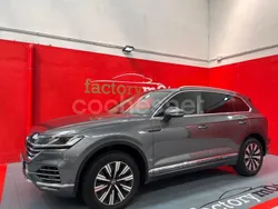 Gris / plata Usado 2021 VW Touareg Elegance SUV | 42.900 € (Precio justo)