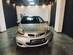 Gris / plata Usado 2011 Toyota Aygo Live Utilitario | 4500 € (Precio justo)
