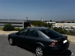 Gris / plata Usado 2005 Ford Mondeo Futura Berlina | 4490 € (Un poco caro)