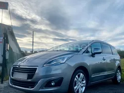 Gris / plata Usado 2014 Peugeot 5008 Access Monovolumen | 9350 € (Precio justo)