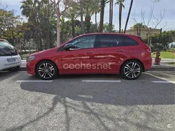 Rojo Usado 2020 Mercedes B180 Monovolumen | 27.500 € (Un poco caro)