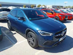 Azul Usado 2023 Mercedes GLA200 SUV | 39.900 € (Un poco caro)