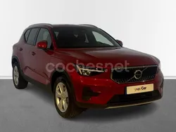 Rojo Nuevo 2025 Volvo XC40 Core SUV | 42.400 € (Un poco caro)